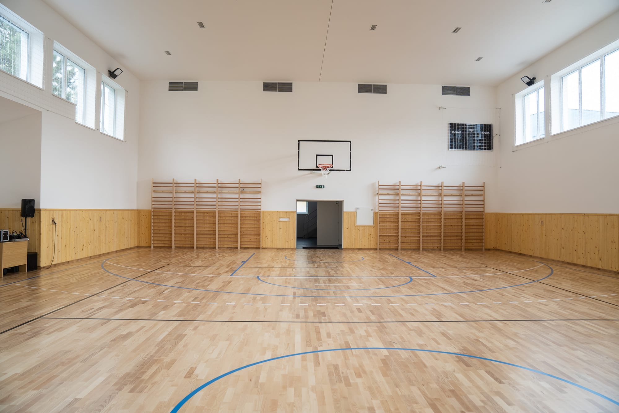 Gymnázium Ladislava Dúbravu
