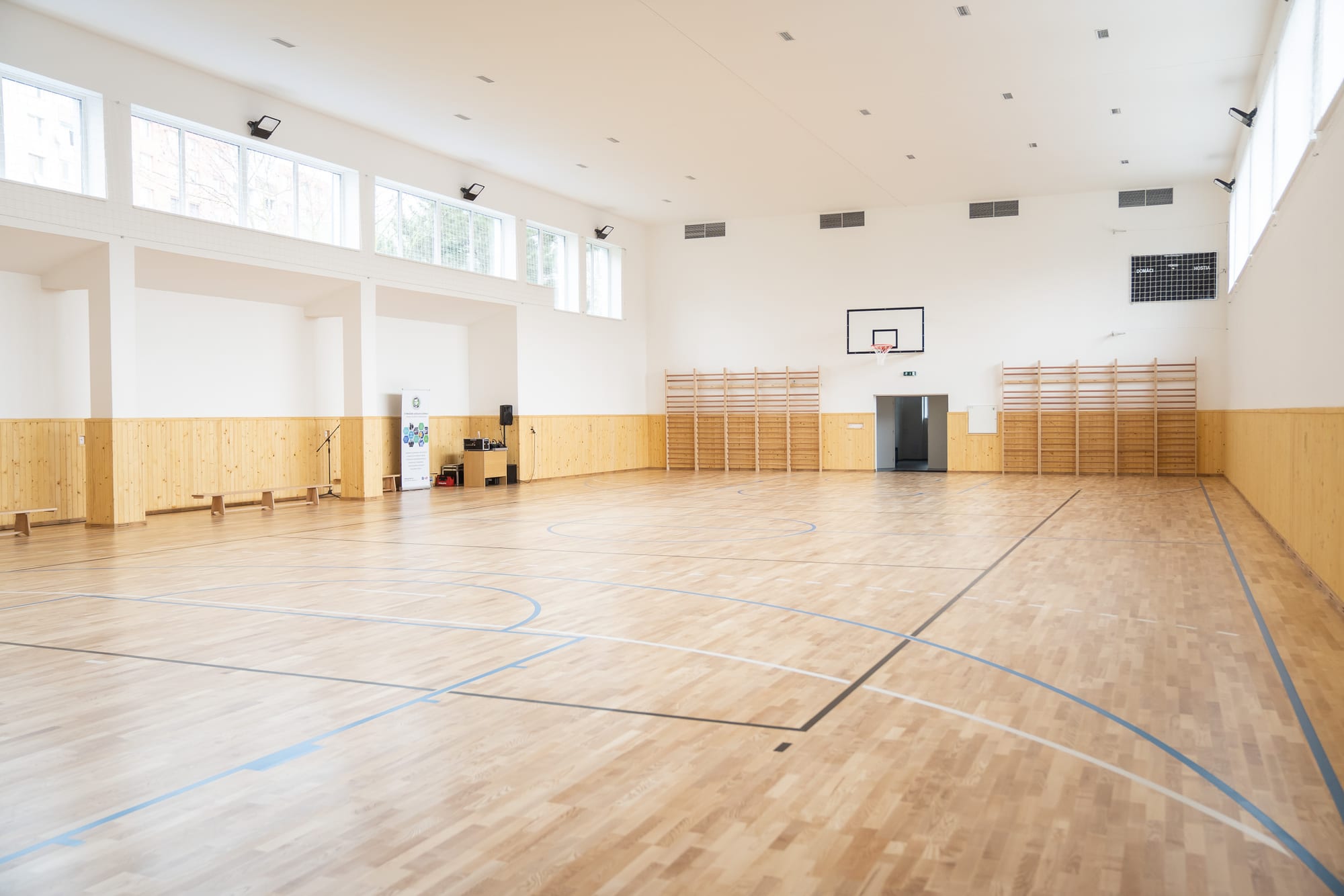 Gymnázium Ladislava Dúbravu