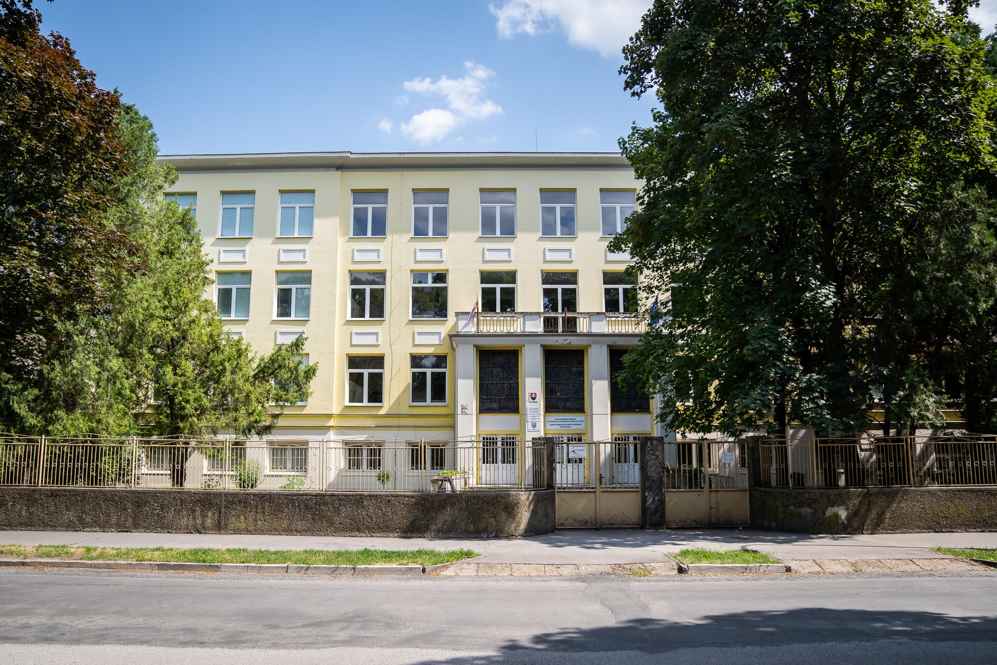 Gymnázium Ármina Vámbéryho s VJM - Vámbéry Ármin Gimnázium