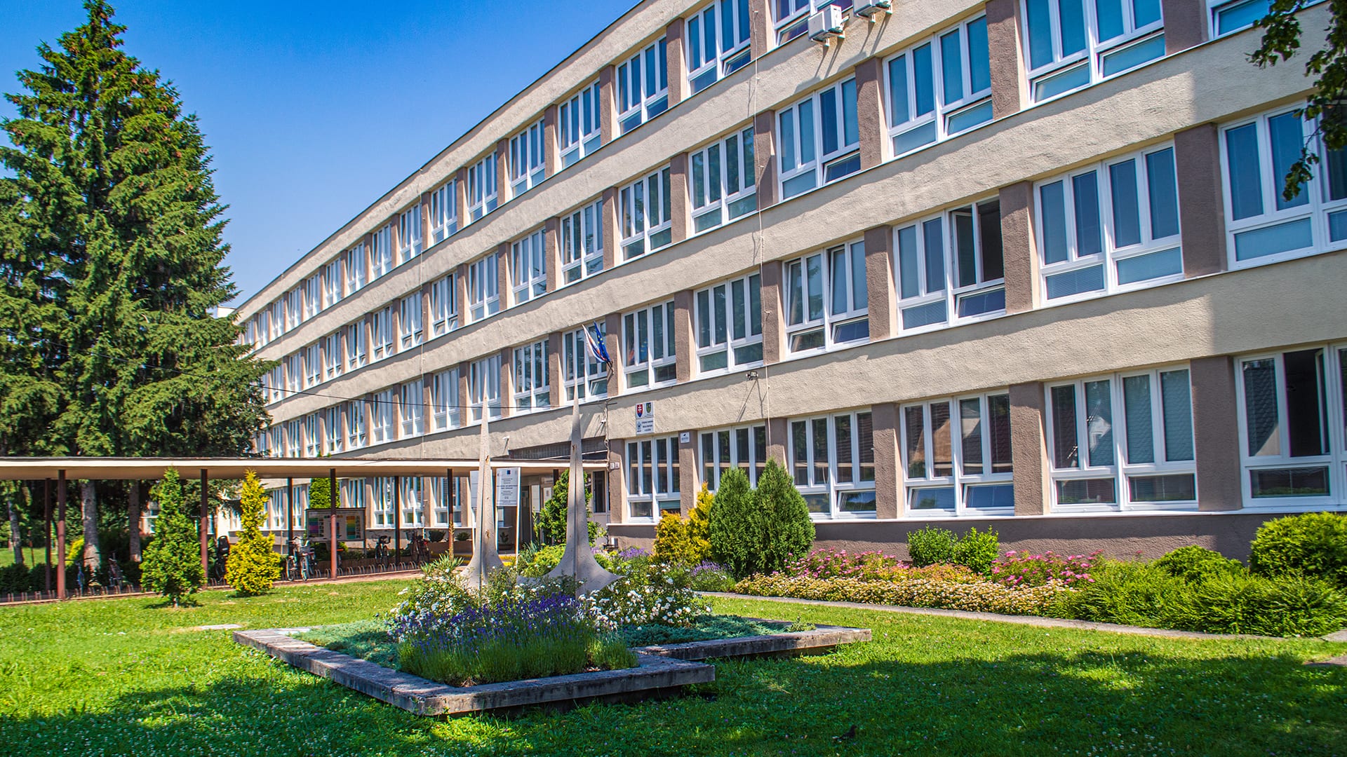 Stredná odborná škola obchodu a služieb